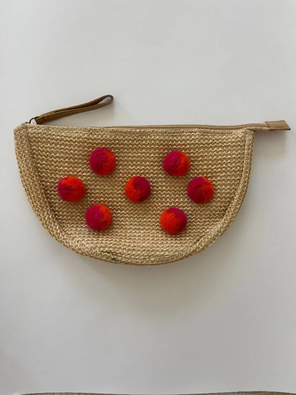 N/A woven pom